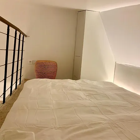 Charming Loft Style In Center Of Marais