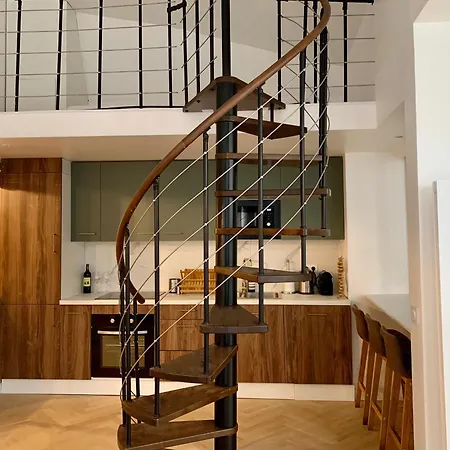 Charming Loft Style In Center Of Marais Paris
