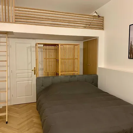 Charming Loft Style In Center Of Marais